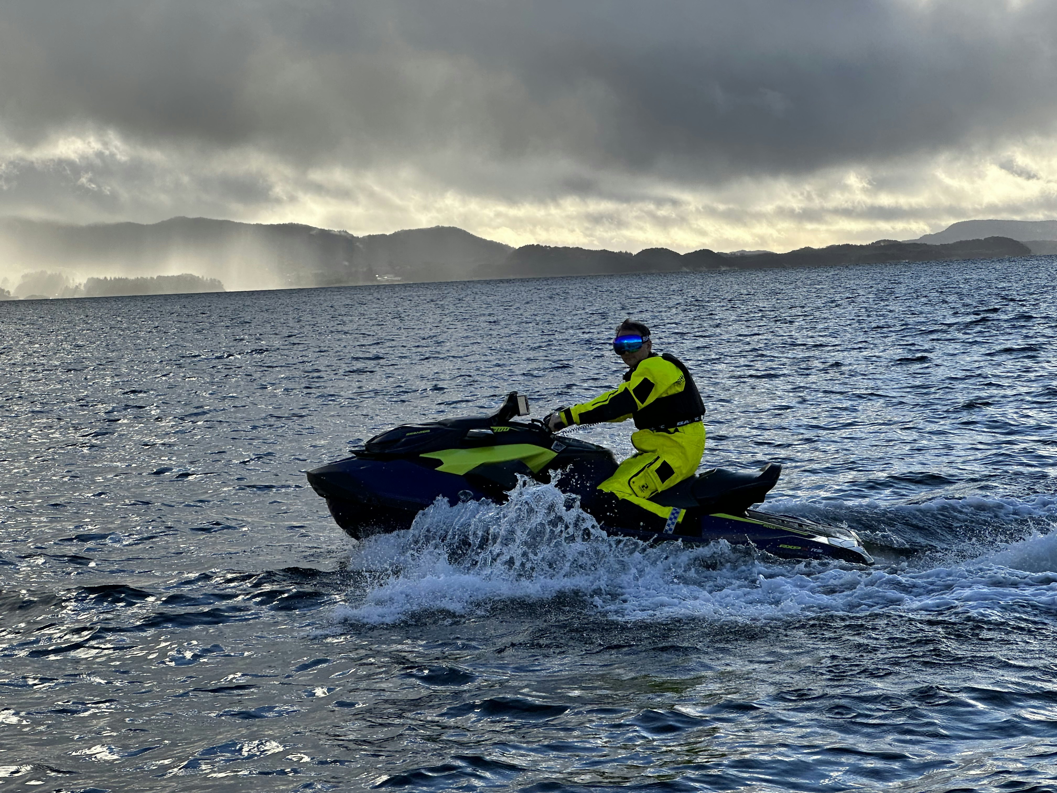 Høyhastighetsbevis - praktisk del: Vannscooter